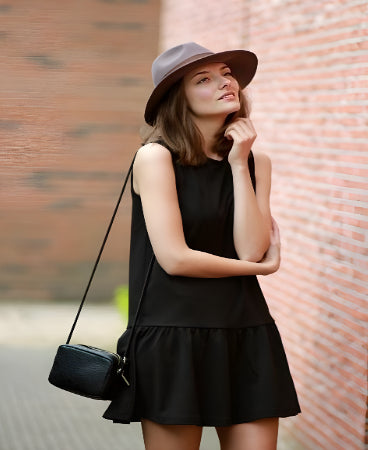 Elchic Round Neck Sleeveless Mini Black Dress